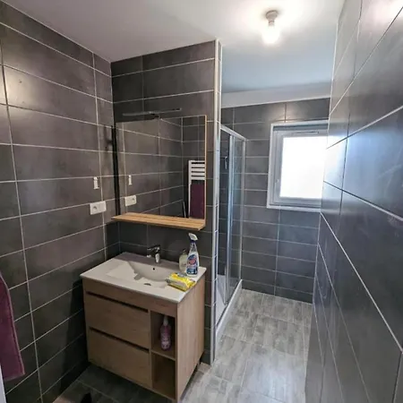 Grande Maison Conviviale A Avec Jardin Clos Фламанвиль