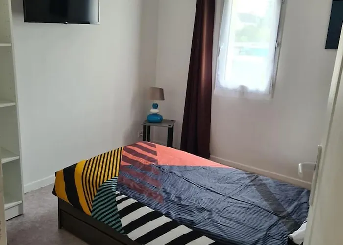 Grande Maison Conviviale A Avec Jardin Clos * Flamanville